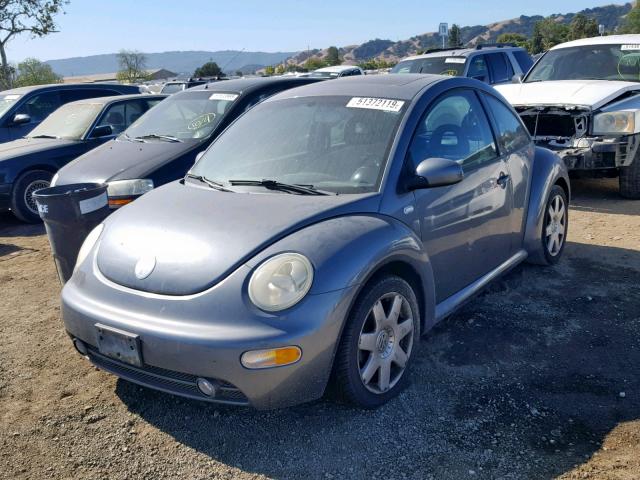 3VWDD21C52M445017 - 2002 VOLKSWAGEN NEW BEETLE ნაცრისფერი ფოტო 2