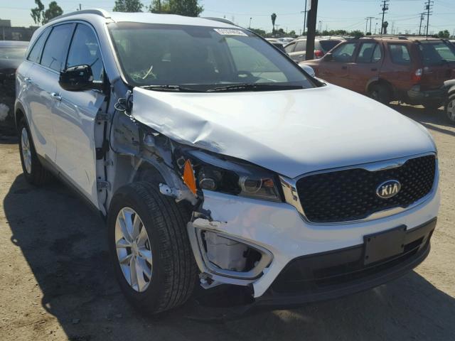 5XYPG4A34JG348762 - 2018 KIA SORENTO LX WHITE photo 1