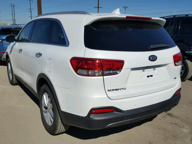 5XYPG4A34JG348762 - 2018 KIA SORENTO LX WHITE photo 3