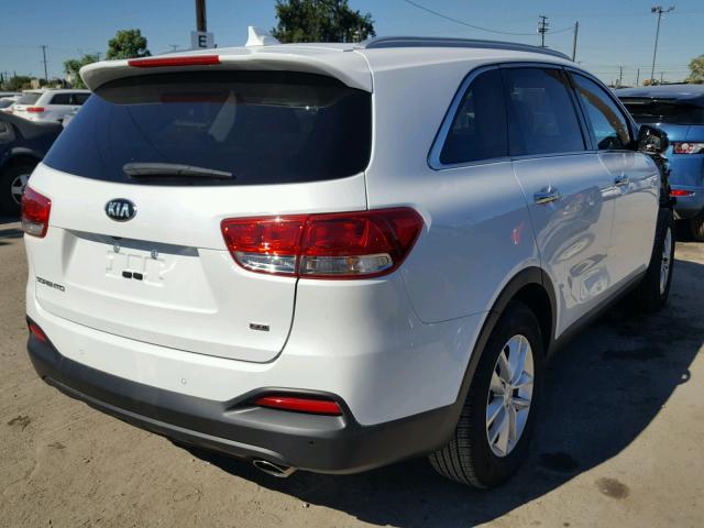 5XYPG4A34JG348762 - 2018 KIA SORENTO LX WHITE photo 4