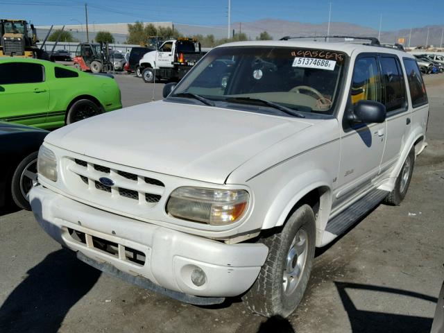 1FMZU85P2YZB25469 - 2000 FORD EXPLORER L WHITE photo 2