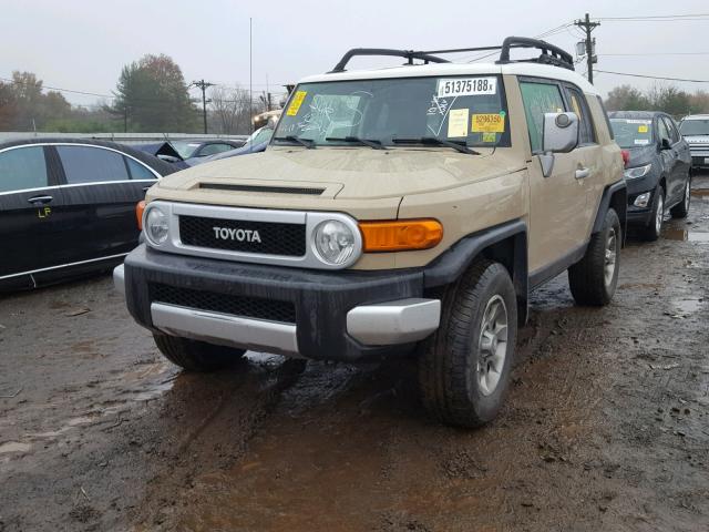 JTEBU4BF3BK110114 - 2011 TOYOTA FJ CRUISER TAN photo 2