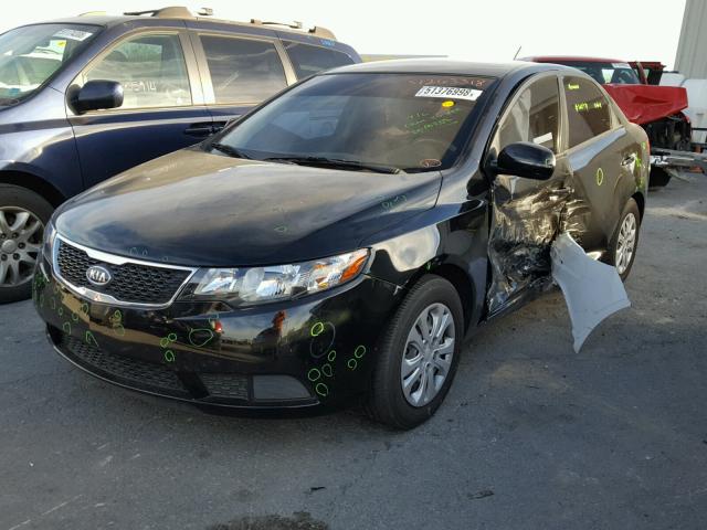 KNAFU4A28D5705074 - 2013 KIA FORTE EX BLACK photo 2