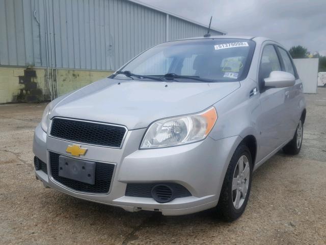 KL1TD66E69B657837 - 2009 CHEVROLET AVEO LS SILVER photo 2