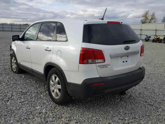 5XYKTCA6XDG346027 - 2013 KIA SORENTO LX WHITE photo 3