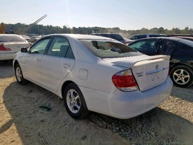 4T1BE32K05U607778 - 2005 TOYOTA CAMRY LE WHITE photo 3