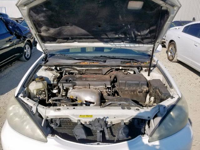 4T1BE32K05U607778 - 2005 TOYOTA CAMRY LE WHITE photo 7