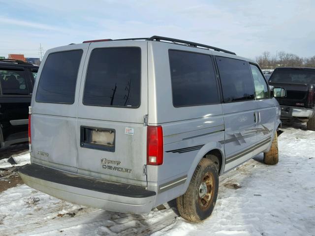 1GNDM19W0WB142694 - 1998 CHEVROLET ASTRO SILVER photo 4