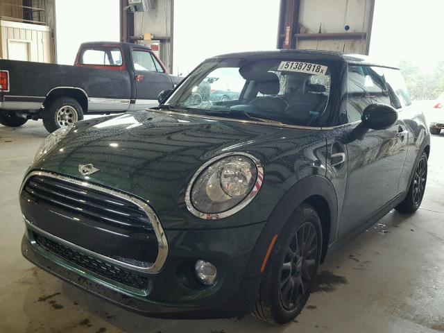 WMWXP5C52J3C65310 - 2018 MINI COOPER GREEN photo 2