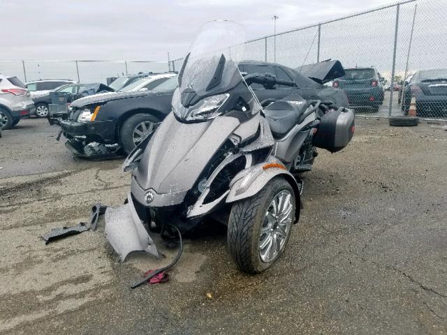 2BXNCBC19EV000791 - 2014 CAN-AM SPYDER ROA GRAY photo 2