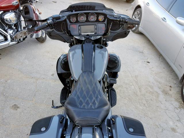 1HD1PXL10JB952689 - 2018 HARLEY-DAVIDSON FLHXSE CVO GRAY photo 5