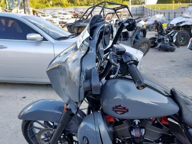 1HD1PXL10JB952689 - 2018 HARLEY-DAVIDSON FLHXSE CVO GRAY photo 9