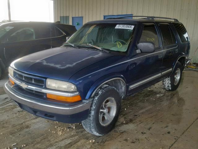 1GNCS13W112204607 - 2001 CHEVROLET BLAZER BLUE photo 2