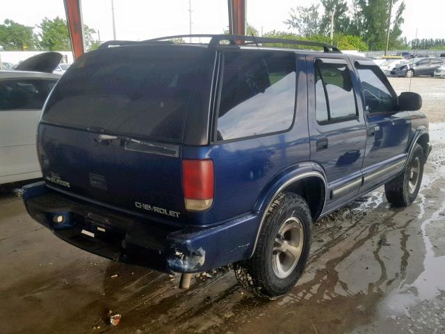 1GNCS13W112204607 - 2001 CHEVROLET BLAZER BLUE photo 4