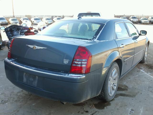 2C3JA63HX5H608704 - 2005 CHRYSLER 300C BLUE photo 4