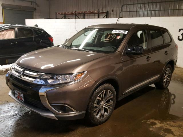 JA4AZ3A38JZ034375 - 2018 MITSUBISHI OUTLANDER GRAY photo 2