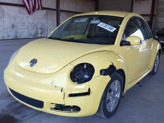 3VWPW31C28M519564 - 2008 VOLKSWAGEN NEW BEETLE 黄色 照片 2