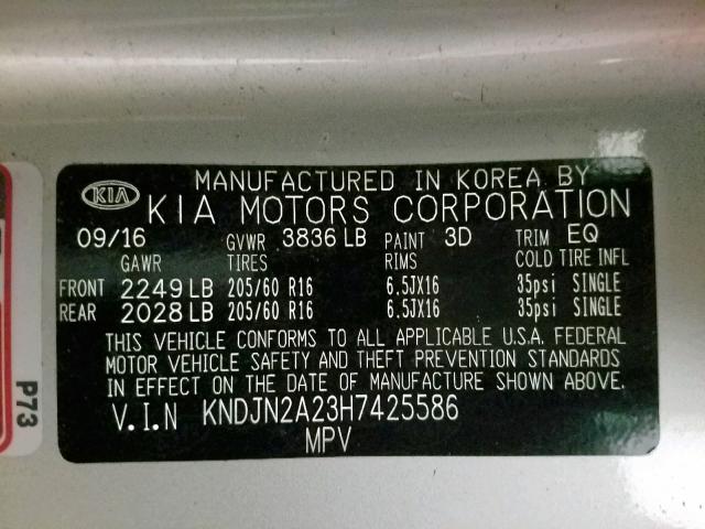 KNDJN2A23H7425586 - 2017 KIA SOUL SILVER photo 10