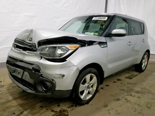 KNDJN2A23H7425586 - 2017 KIA SOUL SILVER photo 2