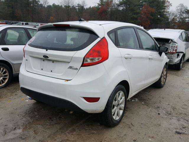 3FADP4EJ3DM117053 - 2013 FORD FIESTA SE WHITE photo 4