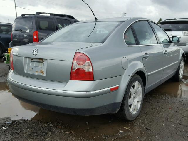 WVWAD63B75P006921 - 2005 VOLKSWAGEN PASSAT GLS GREEN photo 4