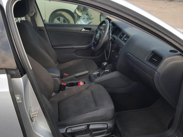 3VW2K7AJ4FM401864 - 2015 VOLKSWAGEN JETTA BASE 灰色 照片 5