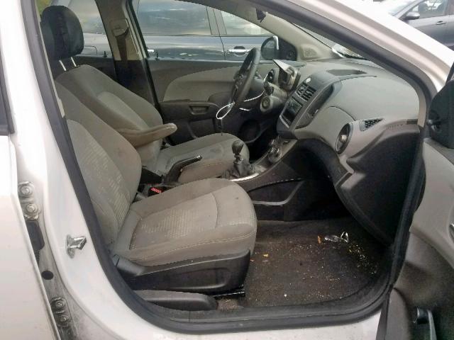 1G1JB5SH8C4122545 - 2012 CHEVROLET SONIC LS WHITE photo 5