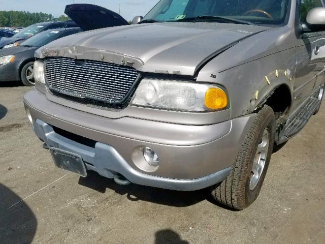 5LMFU28A41LJ05298 - 2001 LINCOLN NAVIGATOR GOLD photo 9