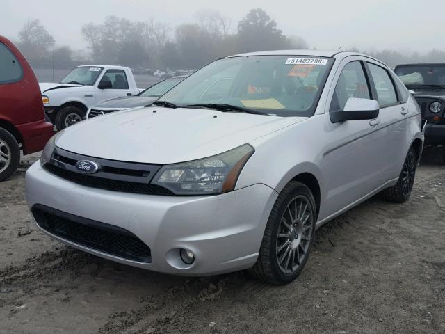 1FAHP3GN5AW130958 - 2010 FORD FOCUS SES SILVER photo 2