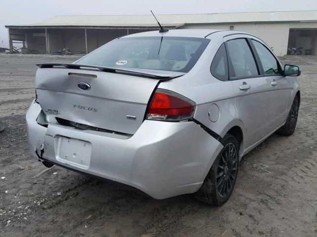 1FAHP3GN5AW130958 - 2010 FORD FOCUS SES SILVER photo 4