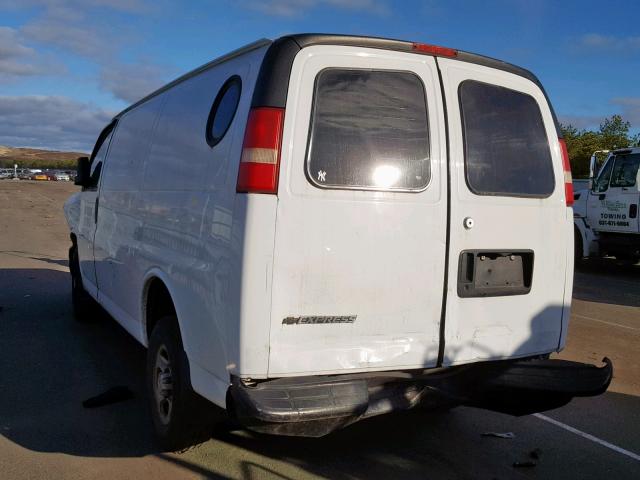 1GCFG15X471239198 - 2007 CHEVROLET EXPRESS G1 WHITE photo 3