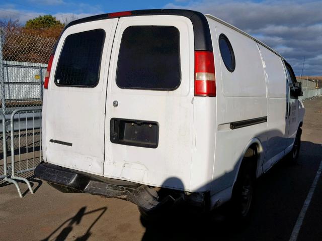 1GCFG15X471239198 - 2007 CHEVROLET EXPRESS G1 WHITE photo 4