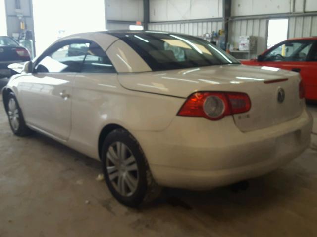 WVWFA71F77V025929 - 2007 VOLKSWAGEN EOS 2.0T L WHITE photo 3