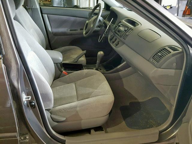 4T1BE32K74U901581 - 2004 TOYOTA CAMRY LE GRAY photo 5