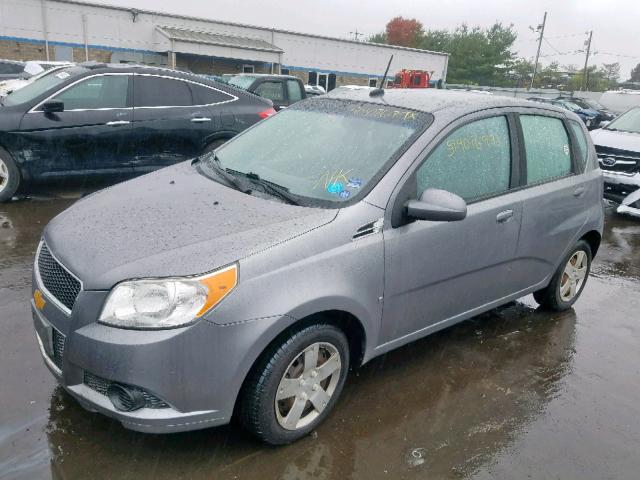 KL1TD66E49B608278 - 2009 CHEVROLET AVEO LS GRAY photo 2