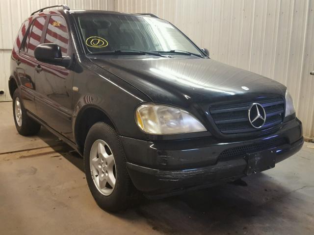 4JGAB54E7YA172223 - 2000 MERCEDES-BENZ ML 320 BLACK photo 1