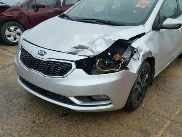 KNAFX4A88E5159857 - 2014 KIA FORTE EX SILVER photo 9