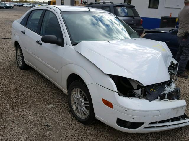 1FAHP34N67W152013 - 2007 FORD FOCUS ZX4 WHITE photo 1