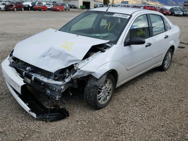 1FAHP34N67W152013 - 2007 FORD FOCUS ZX4 WHITE photo 2