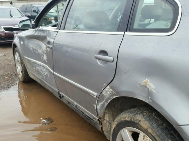 WVWRH63B91P285256 - 2001 VOLKSWAGEN PASSAT GLX 灰色 照片 9