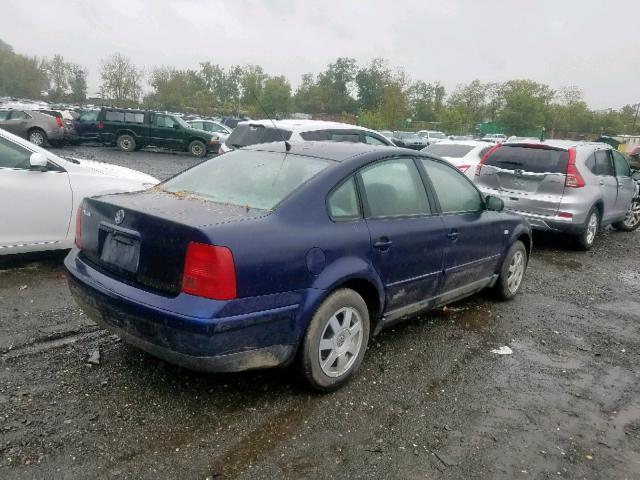 WVWMA23B8YP430482 - 2000 VOLKSWAGEN PASSAT GLS BLUE photo 3