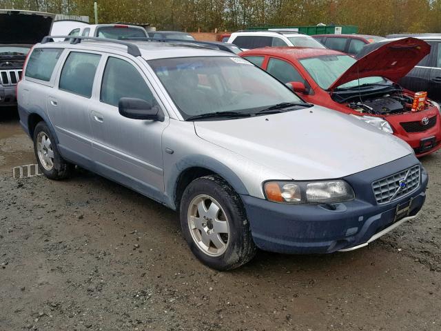 YV1SZ58D821053992 - 2002 VOLVO V70 XC SILVER photo 1