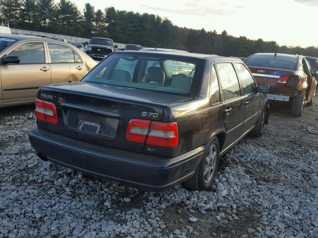 YV1LS5671W1480281 - 1998 VOLVO S70 GLT BLACK photo 4