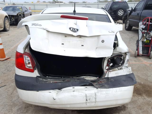 KNADE123X66183376 - 2006 KIA RIO WHITE photo 9