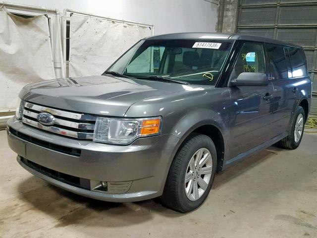 2FMGK5BC6ABA87959 - 2010 FORD FLEX SE SILVER photo 2