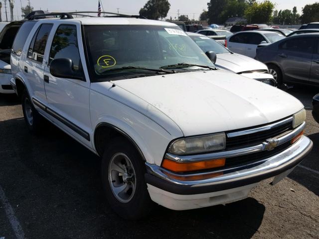 1GNCS13W4W2284718 - 1998 CHEVROLET BLAZER WHITE photo 1