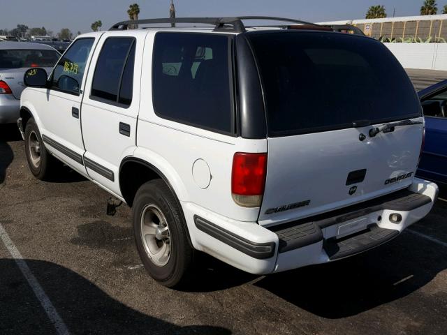 1GNCS13W4W2284718 - 1998 CHEVROLET BLAZER WHITE photo 3