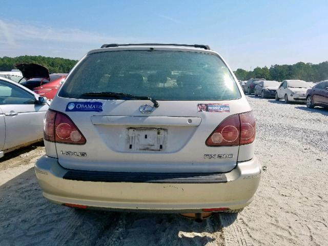 JT6HF10U9Y0124684 - 2000 LEXUS RX 300 WHITE photo 9