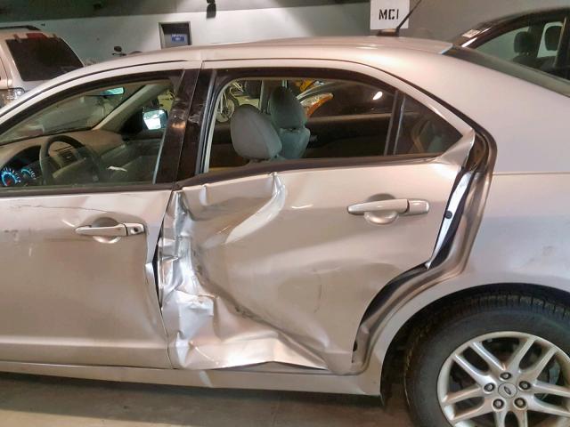 3FAHP0GA6AR190892 - 2010 FORD FUSION S SILVER photo 9