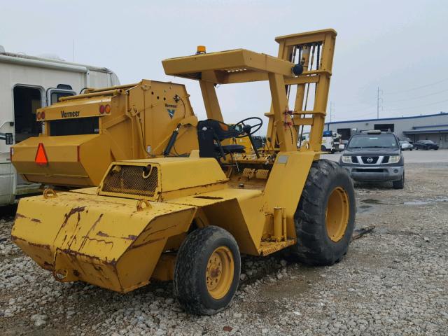 803 - 1984 FORK LIFT YELLOW photo 4